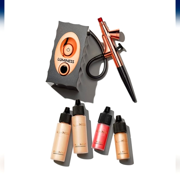 The Luminess Icon Airbrush System with Starter Kit (Skin Tone: Medium)